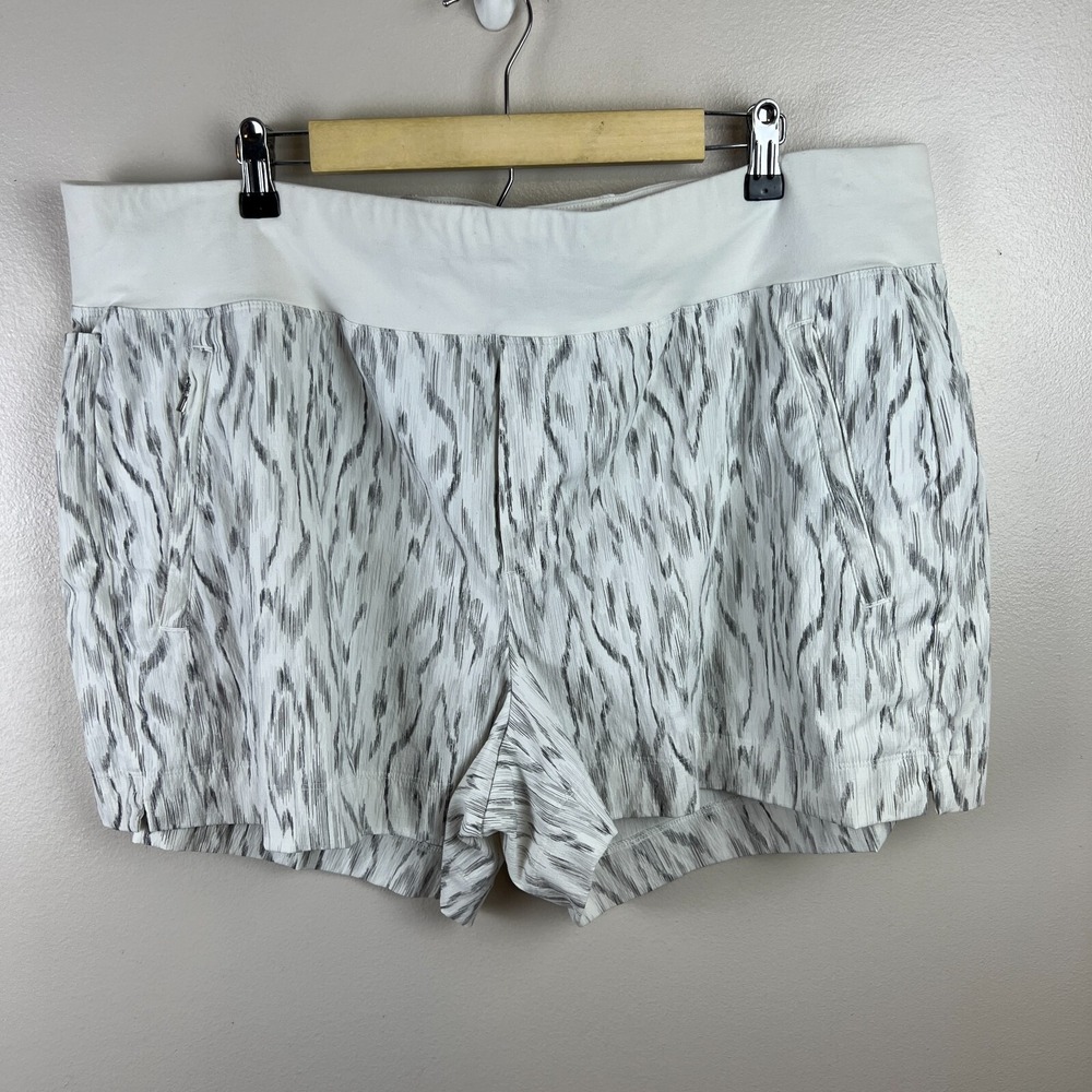 Athleta Trekkie North Shorts Size 20 Magnolia Gray Hiking Outdoor Travel Casual